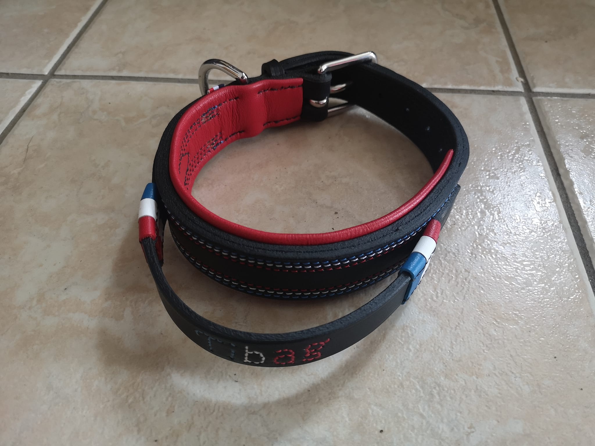 Collier d'intervention pour Tibag fait pas Caliway sellerie artisanale